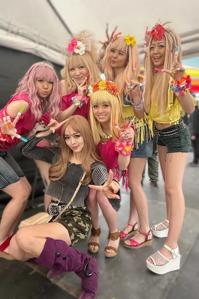 「素でギャルっぽい」『おむすび』でパラパラ指導の“伝説のギャル”が明かす「橋本環奈のスゴさ」