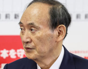 「引き際を見誤った」菅義偉元首相　当選10回目も選挙中に目撃された75歳の“ヨボヨボ姿”に広がる不安