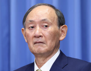 「静止画だと思った」菅義偉副総裁（75）　健康不安説で掘り起こされた「約1年前の予兆」