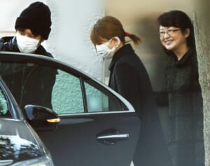 山口百恵さん　孫といちご狩りへ…！手作りおくるみをプレゼント、子供向けアニメも猛勉強の溺愛ぶり