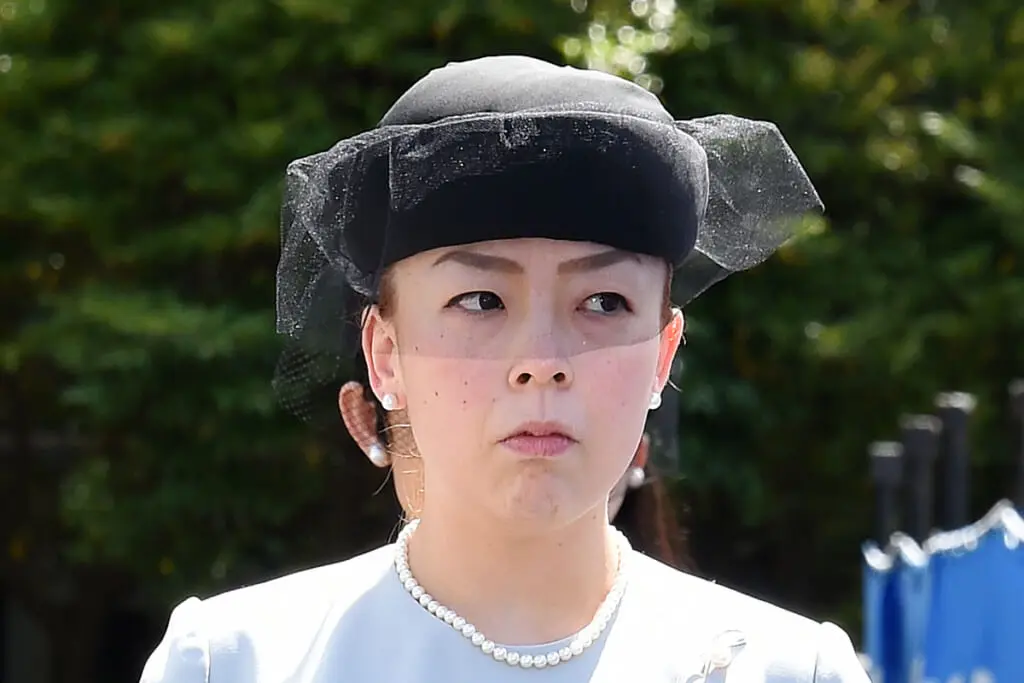 瑶子さま　軟骨ピアス、金髪…広がる三笠宮家の亀裂の裏で囁かれていた“皇族らしからぬ”見た目の変化