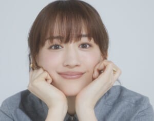 綾瀬はるか「実は周りの目や意見を気にするタイプ」主演映画『ルート29』で原点回帰！