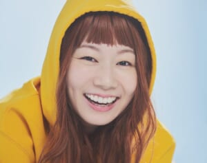 土居志央梨『虎に翼』“よね”がオレンジヘアに！　イメチェン姿を見た伊藤沙莉の一言とは？