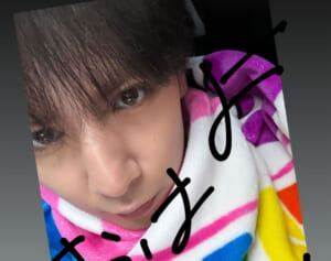 「やっば」「えぐい」WEST.メンバー　“大胆肌見せ”美人姉妹との初スリーショットを披露「顔一緒」とネット衝撃