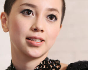 「面影がない」GACKTの元恋人“丸刈り”女性歌手　40歳の“激変姿”にネット衝撃