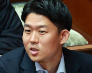 「もうポンコツしかいない？」岸信千世氏　政務官起用に怒り爆発…家系図アピール、フジ時代は“残念リポ”の過去