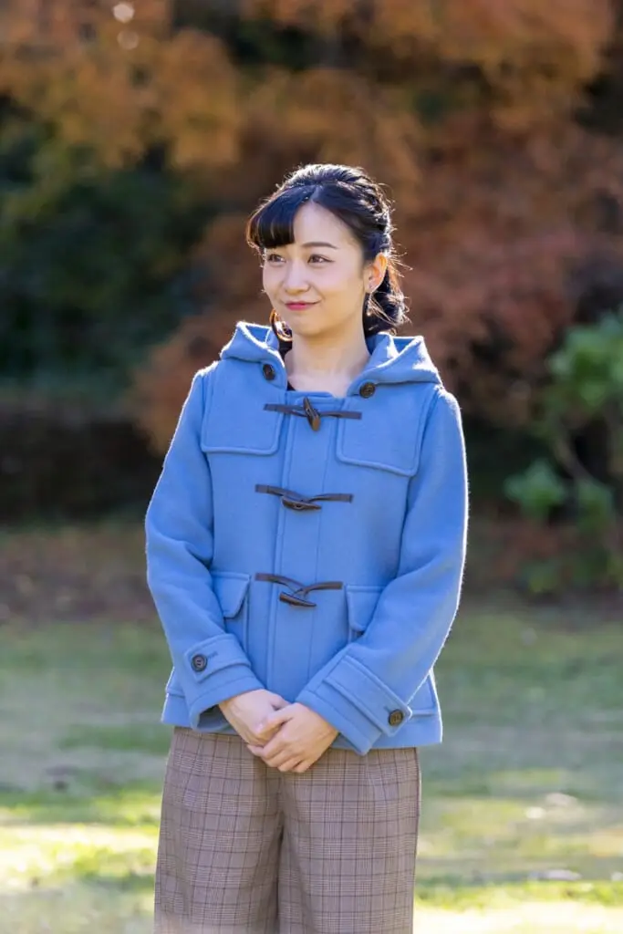 ご成婚前の雅子さまは55万円、佳子さまは3万円。皇室のあったかコート