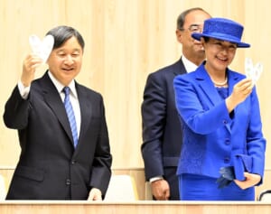 【いい夫婦の日】両陛下　2024年の仲良しアルバム　陛下の部屋で見せられた“ラブラブ”ぶり