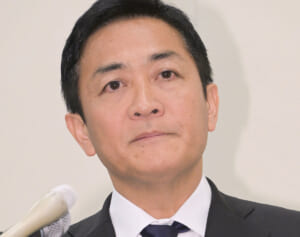 「人生きつい」39歳元グラドル　不倫相手の玉木氏からは損切り、大使“クビ濃厚”で地元は追放危機…待ち受ける「不倫の代償」