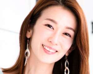 大河内奈々子『牡丹と薔薇』真冬の神社で半裸！　壮絶ロケでインフルエンザに