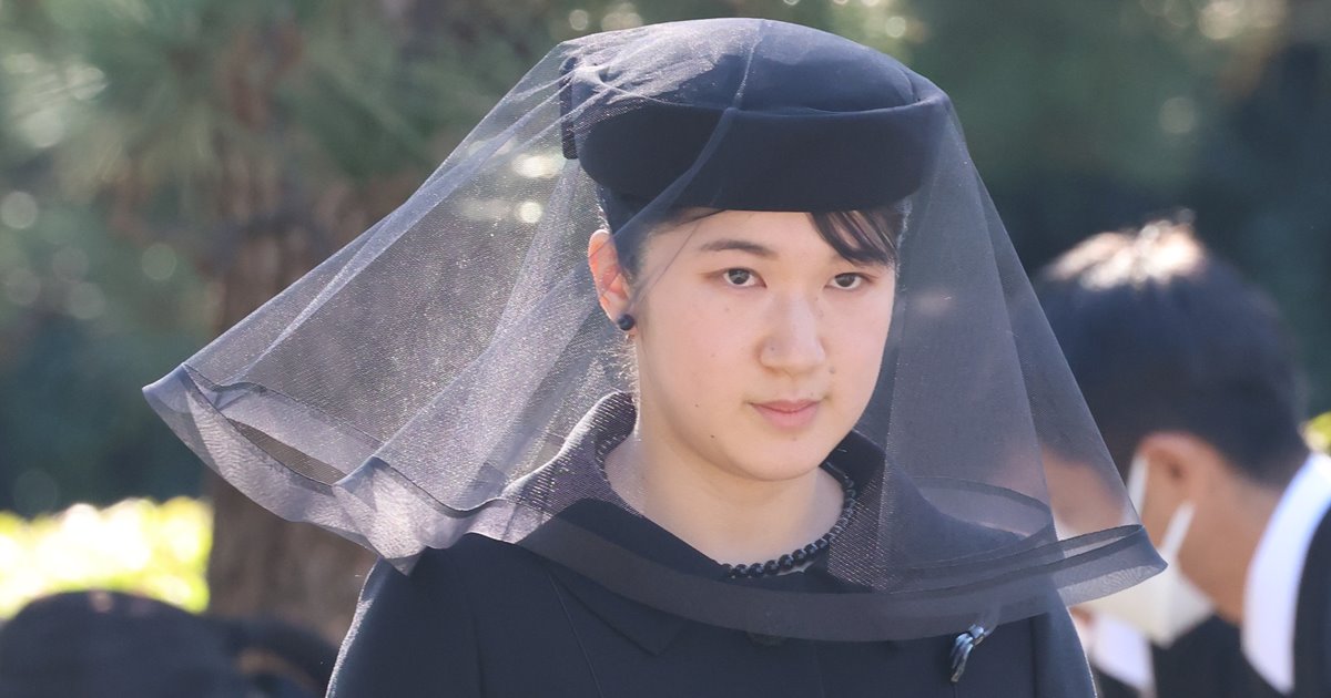 愛子さま 初めての喪服は“英王室流”！襟に表れた「愛子さまらしさ」と 