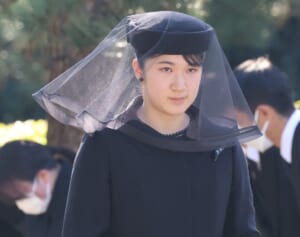愛子さま　初めての喪服は“英王室流”！襟に表れた「愛子さまらしさ」とは