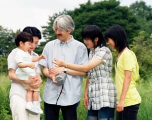 「トンボをじっとご覧になって…」秋篠宮さまと交流深いジャーナリストが明かす…悠仁さまの“ご研究の原点”
