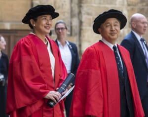 天皇陛下、彬子さまのご著書がベストセラーに！宮内庁に聞いてみた“印税の寄付先”