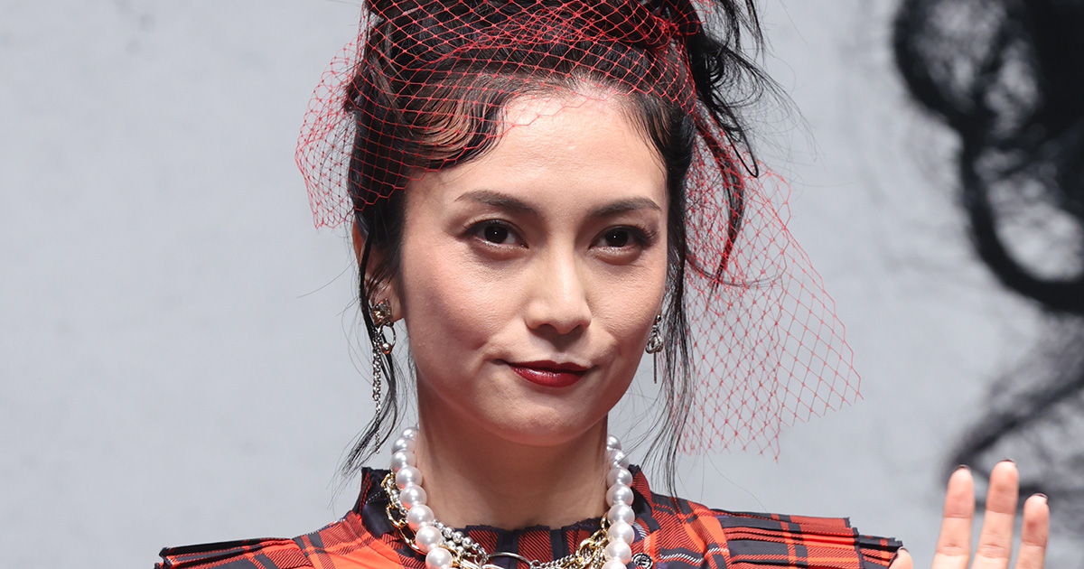 画像・写真8枚目】「ビジュえぐ」柴咲コウ FNS歌謡祭で見せた激変姿に