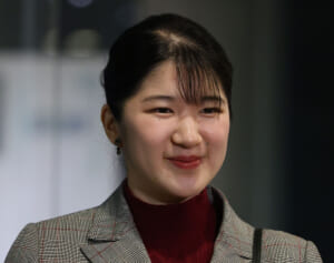 「品格もあり素敵です」と絶賛の声…愛子さま　モネ展ご鑑賞で見せられたご一家での“リンクコーデ”