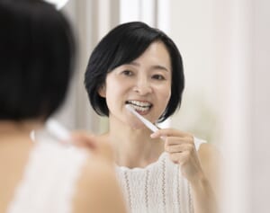 「手抜き歯磨き」がインフルエンザ感染リスクを高める！専門家が指摘する口腔ケアの重要性