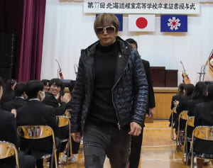 「左耳が聞こえなくなっていた」GACKT　明かした16回目卒業式ライブ“根室での異変”