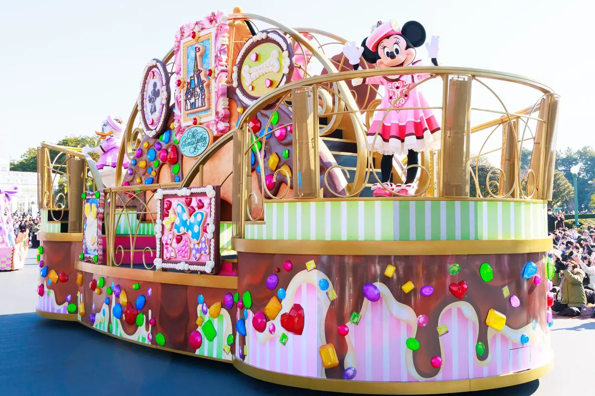 3月16日まで！】ディズニーランドがお菓子でできたリゾートに変身