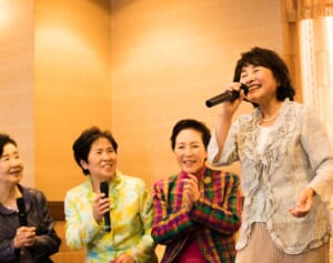 認知症予防に歌いたい「カラオケ」春の歌ベスト5“歌い方”にもポイントが！