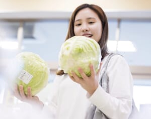 「ネットで買っていいのは根菜だけ」青果店店主が教える“規格外野菜”で損しない裏技