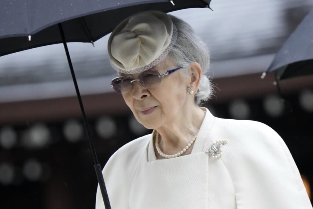 美智子さま “家族会議で最後まで結婚に反対”も見守り続け…逝去した兄との「知られざる交流」 【上半期ベストスクープ】