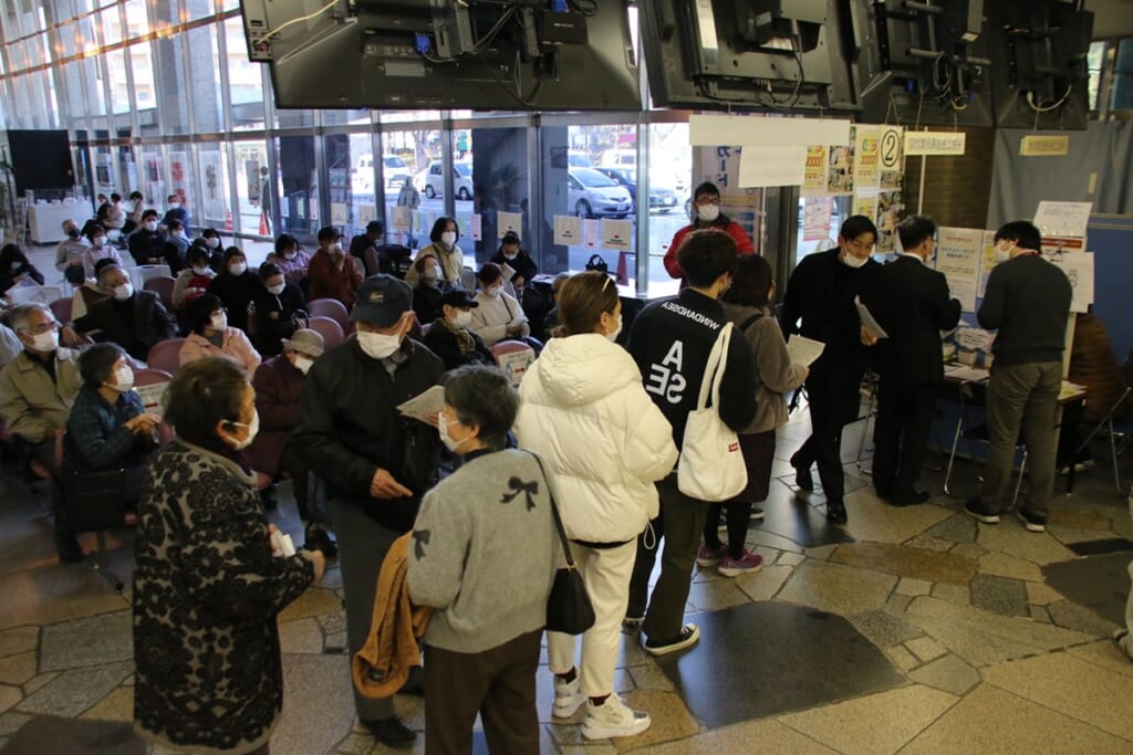 マイナンバーカード「更新」で役所の窓口大混雑!電子証明書の更新は「オンライン不可」、持ち物は?