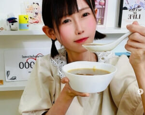 「痩せすぎて心配」大食いタレント（34）“衝撃の体重”に続出した心配の声「テレビより病院行ってほしい」