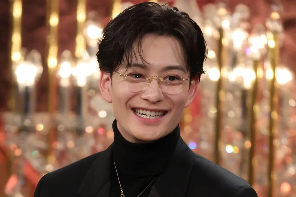 岡田将生の色気マシマシなメガネ姿に「ビジュ爆発しすぎ」ネット悲鳴 