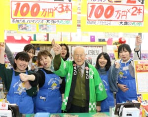 部屋の隅に丸裸の死体が山積みに…100歳の宝くじ売り場店主が“シベリア抑留”から切り開いた壮絶半生