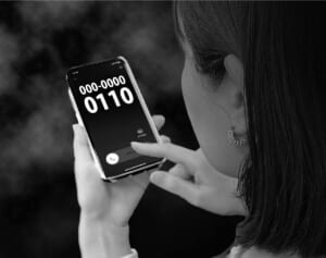 電話番号末尾「0110」に要注意！「こちら〇〇警察です」詐欺の被害者急増…その狡猾な手口とは？