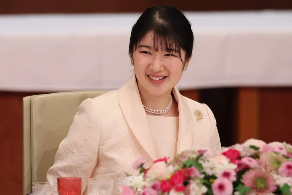 愛子さま アマゾンの動物から芸能事情まで…宮中晩餐会デビューで見せ  