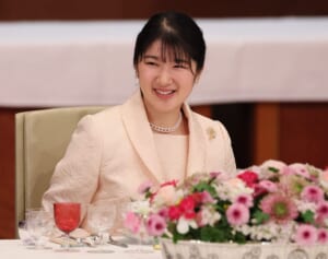 愛子さま　アマゾンの動物から芸能事情まで…宮中晩餐会デビューで見せられた「圧巻の博識ぶり」