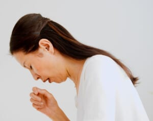 放置で肺に穴が…3週間以上長引く咳は「肺MAC症」の可能性も！ 痩せ方・閉経後の女性は要注意