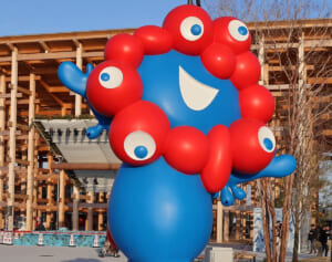 《遠方から来る人も》閉幕1カ月半後も会場を訪れる人が続出…盛り上がる「アフター万博」の実態