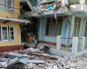 「飲み水が足りないと連絡が…」ミャンマー大地震　日本人医師が明かす“炎天下”被災地の惨状