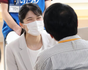 “人見知り”を克服されて得意分野に…愛子さま　被災者を感激させた“共感力”あふれる会話術