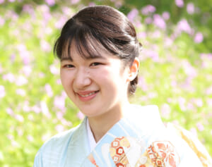 「今回は“辛口”です」愛子さま　ファッションライターが驚いた、園遊会2度目の和装ににじむ“心境の変化”