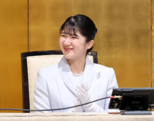 「本当にご立派です」愛子さま　出席者600人を前に述べられた“初のおことば”に感激の声続々