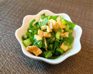 骨粗しょう症を予防する「小松菜×油揚げ」骨活ふりかけレシピ