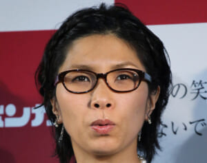 「絶対水で事足りるから」割り勘の酒席でウーロン茶はNG？くわばたりえの“持論”が波紋