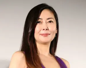 《妹・忍は墓探しに奔走》中山美穂さん　一周忌も解決見えない“金銭トラブル”実母との溝…長男が権利放棄で遺産も相続へ