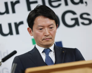 「無礼者！戻れ！」斎藤知事　第三者委の「漏えい指示」指摘後初の定例会見で怒号…「延長」要望噴出も最後まで平行線