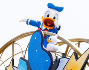 ドナルドの限定グッズは必ずゲットしたい！東京ディズニーランドの「ドナルドのクワッキー・ダック！ダック！ダックシティ！」