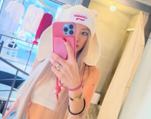 「タトゥー増えた？」“元おはガール”タレント（38）　　背中ざっくりの“ヘルシーワンピ姿”にファン歓喜