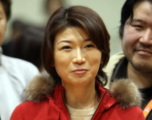 「パーティドレスに見える」元NHKアナ（52） 長嶋茂雄さんを両腕“スケスケワンピ”で弔問に疑問続出