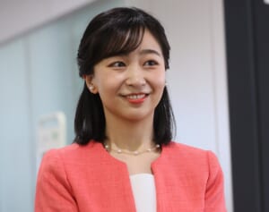 佳子さま　ブラジルご訪問で披露された“新作水玉ワンピース”の「値段」と「ブランド」は？