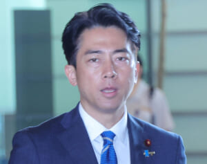 「非常識」「迷惑だろ」小泉進次郎氏　“昼時のお礼電話”動画に批判続出…それでも世論調査では“次の首相トップ”に広がる不安