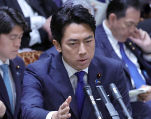 「全然賢くない」小泉進次郎農相　提案した“コンバインのリース”に疑問続出