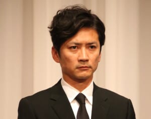 「腑に落ちない」国分白旗にネット疑問視…背景に日テレの過剰な“潔癖”体質　不倫報道で4年干された国民的女優